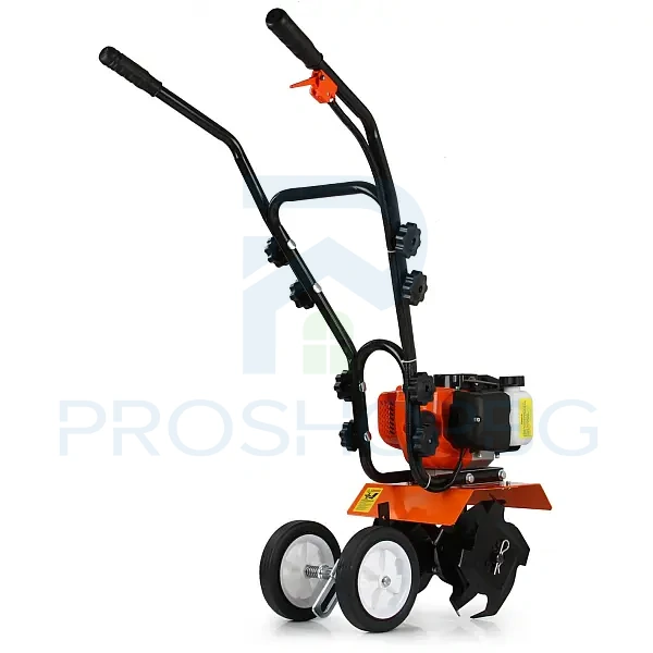 Бензинова мотофреза STAHLMAYER 74cc – Компактна и ефективна Бензиновата мотофреза STAHLMAYER 74cc е идеален избор за обработка на малки и средни по площ терени – перфектна за поддържане на лехи, тревни площи, разпръскване на тор и други градинарски дейности. Със своя лек, но мощен 2-тактов двигател, машината осигурява добра маневреност и висока производителност, като същевременно остава лесна за използване дори от непрофесионалисти.